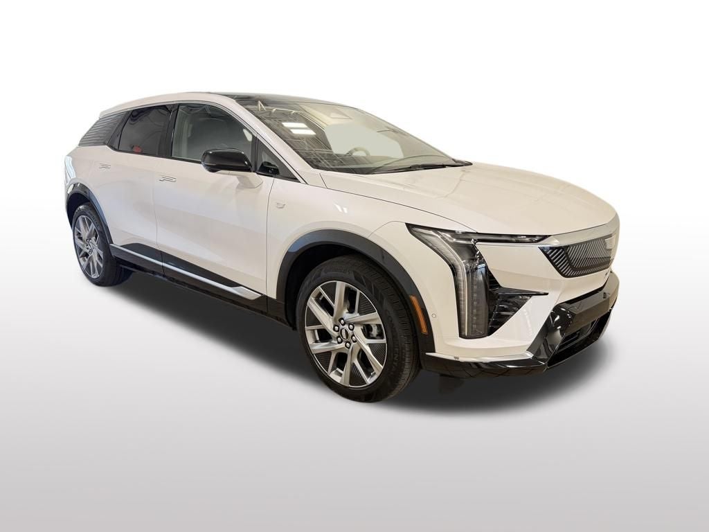 2025 Cadillac OPTIQ Luxury 2