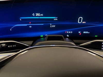 2025 Cadillac OPTIQ Luxury 2