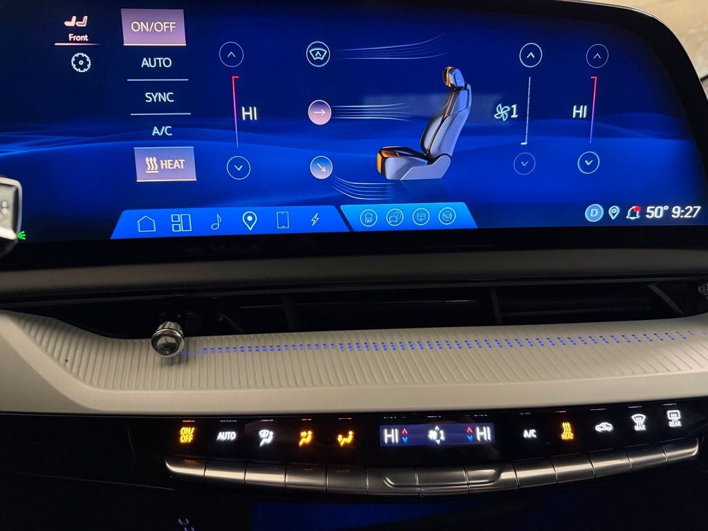 2025 Cadillac OPTIQ Luxury 2