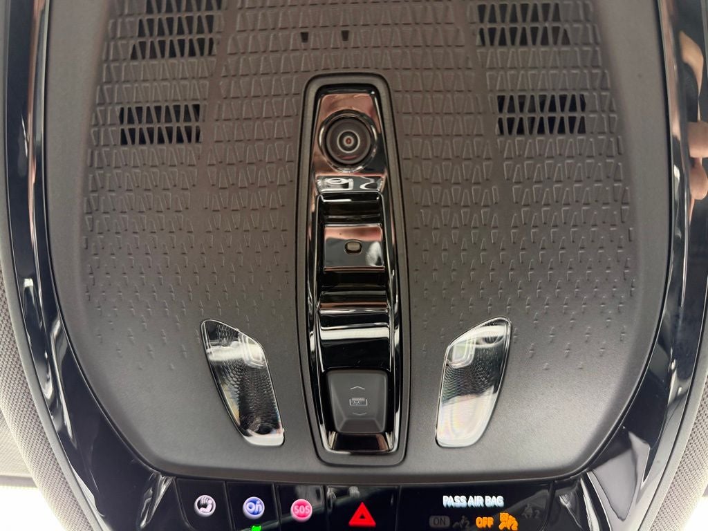 2025 Cadillac OPTIQ Luxury 2