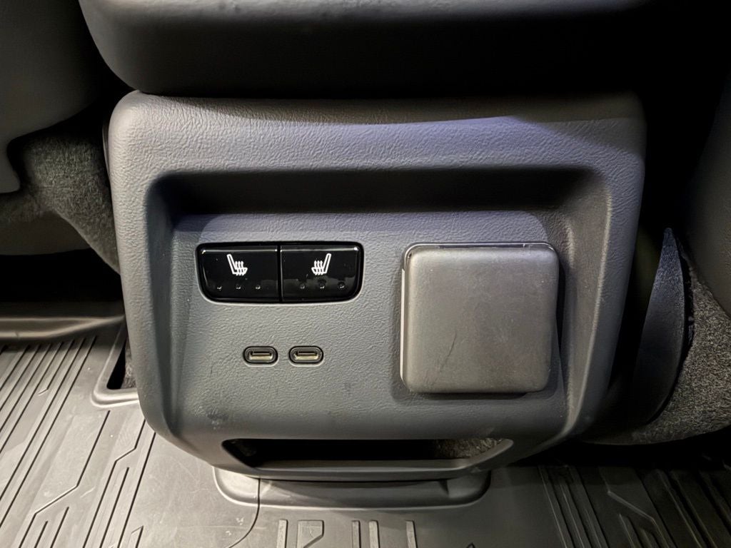 2025 Cadillac OPTIQ Luxury 2