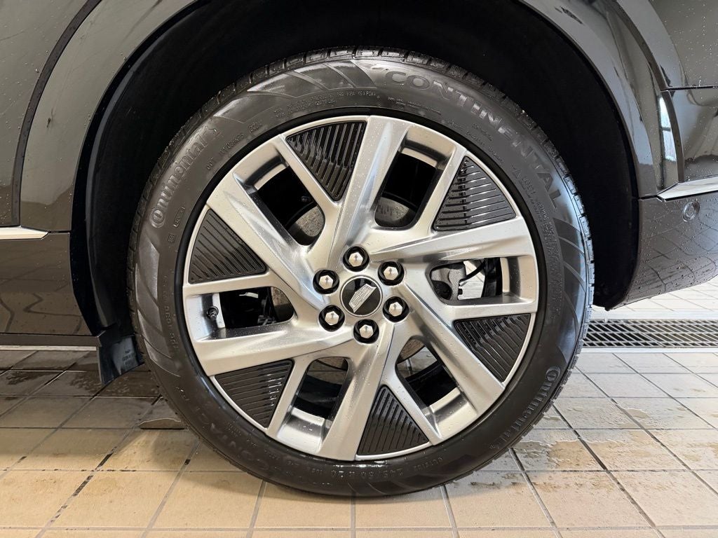 2025 Cadillac OPTIQ Luxury 2