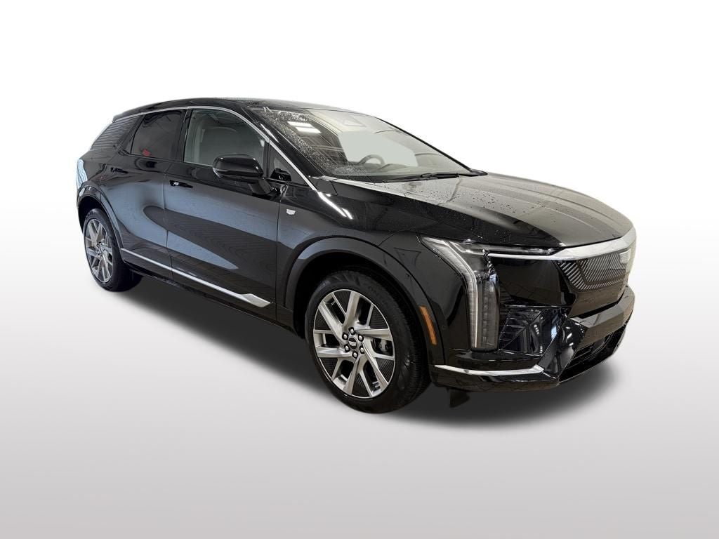 2025 Cadillac OPTIQ Luxury 2
