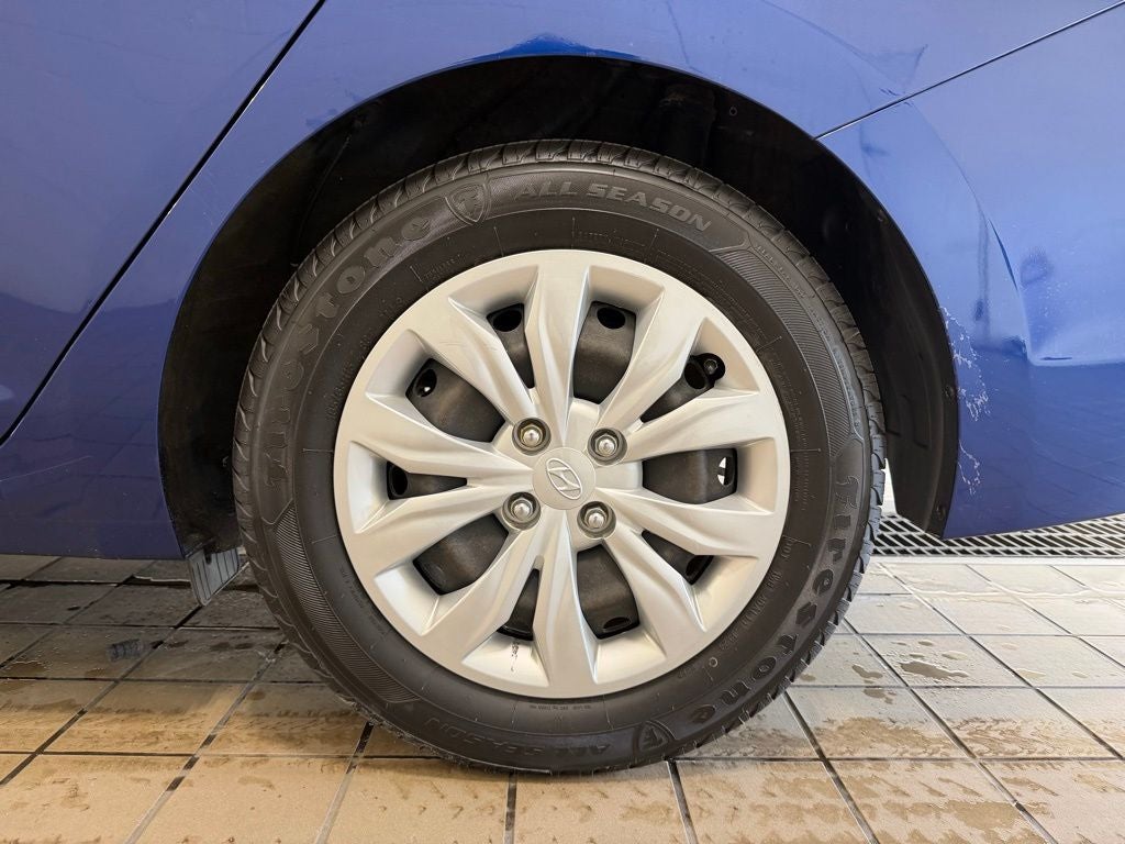 2022 Hyundai Accent SE