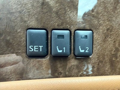 2017 INFINITI QX80 Signature Edition