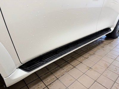 2017 INFINITI QX80 Signature Edition