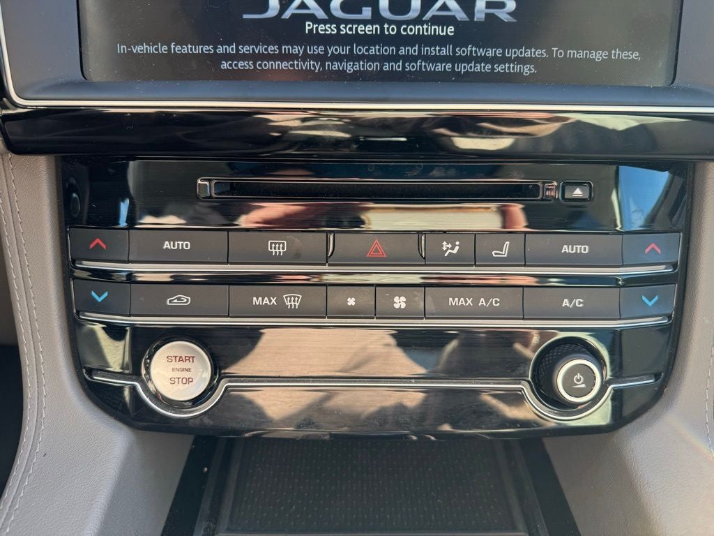 2019 Jaguar F-PACE 30t Portfolio