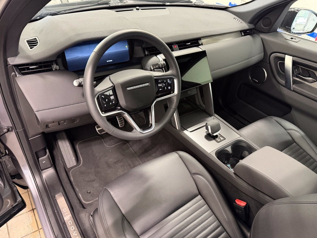 2025 Land Rover Discovery Sport SE