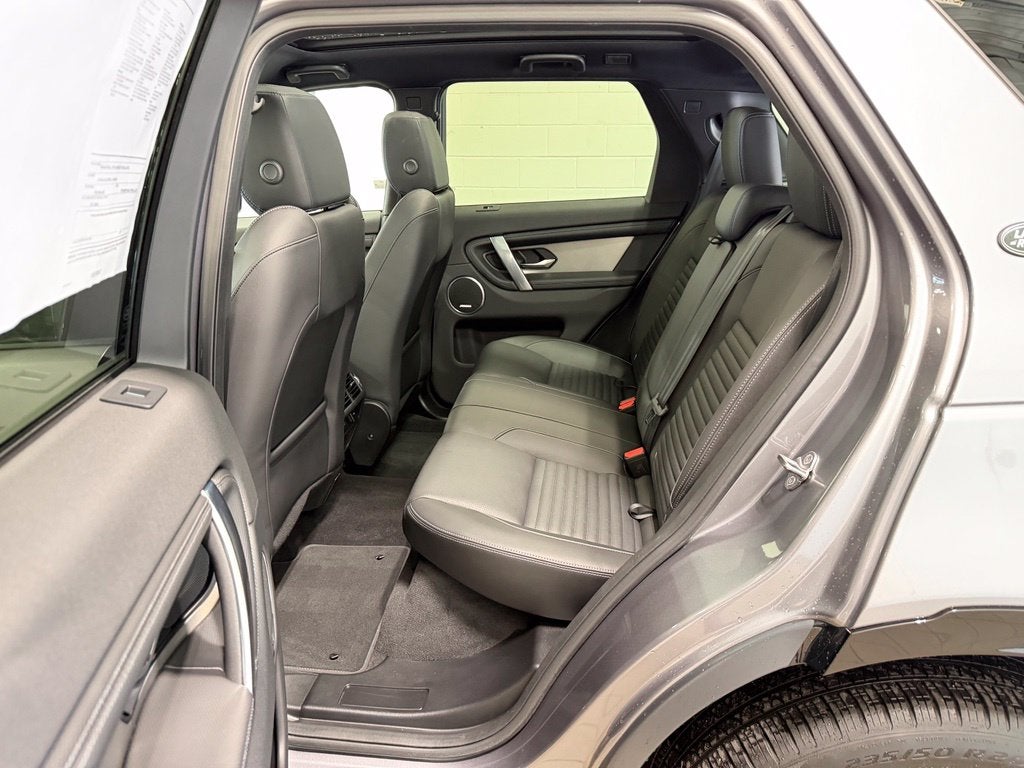 2025 Land Rover Discovery Sport SE