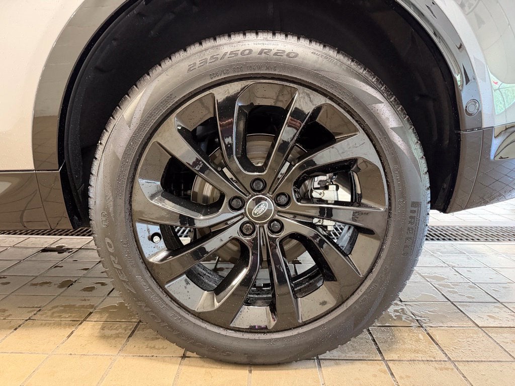 2025 Land Rover Discovery Sport SE