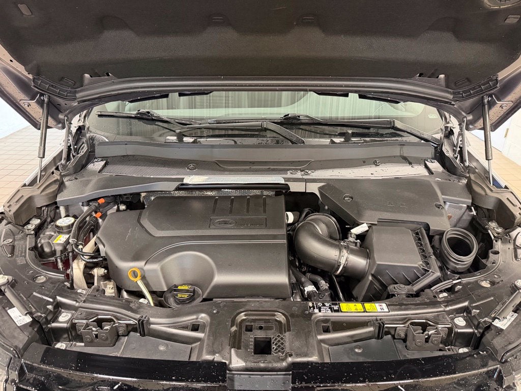 2025 Land Rover Discovery Sport SE