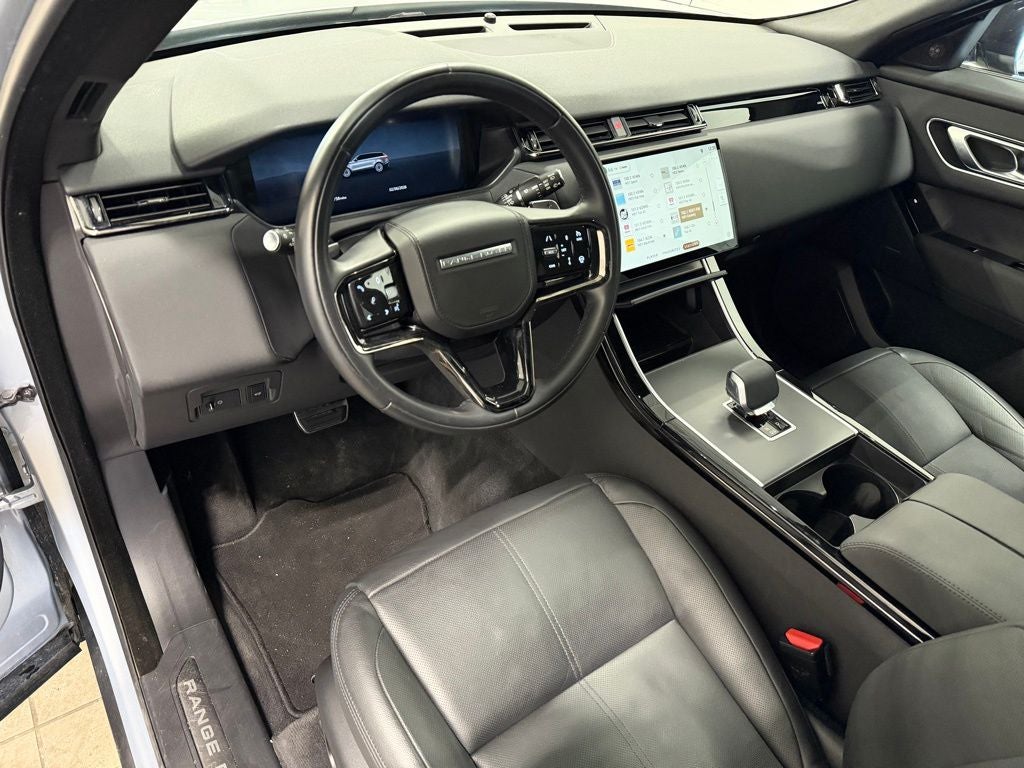 2025 Land Rover Range Rover Velar Dynamic SE