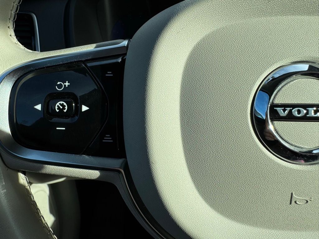 2023 Volvo XC90 B6 Plus 7-Seater