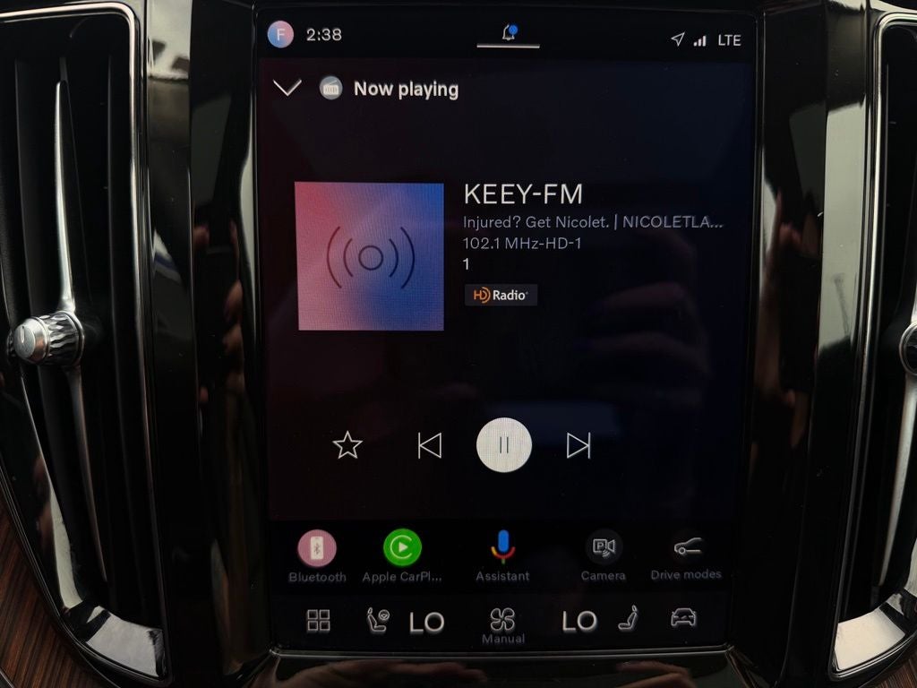 2023 Volvo XC60 B5 Plus Bright Theme